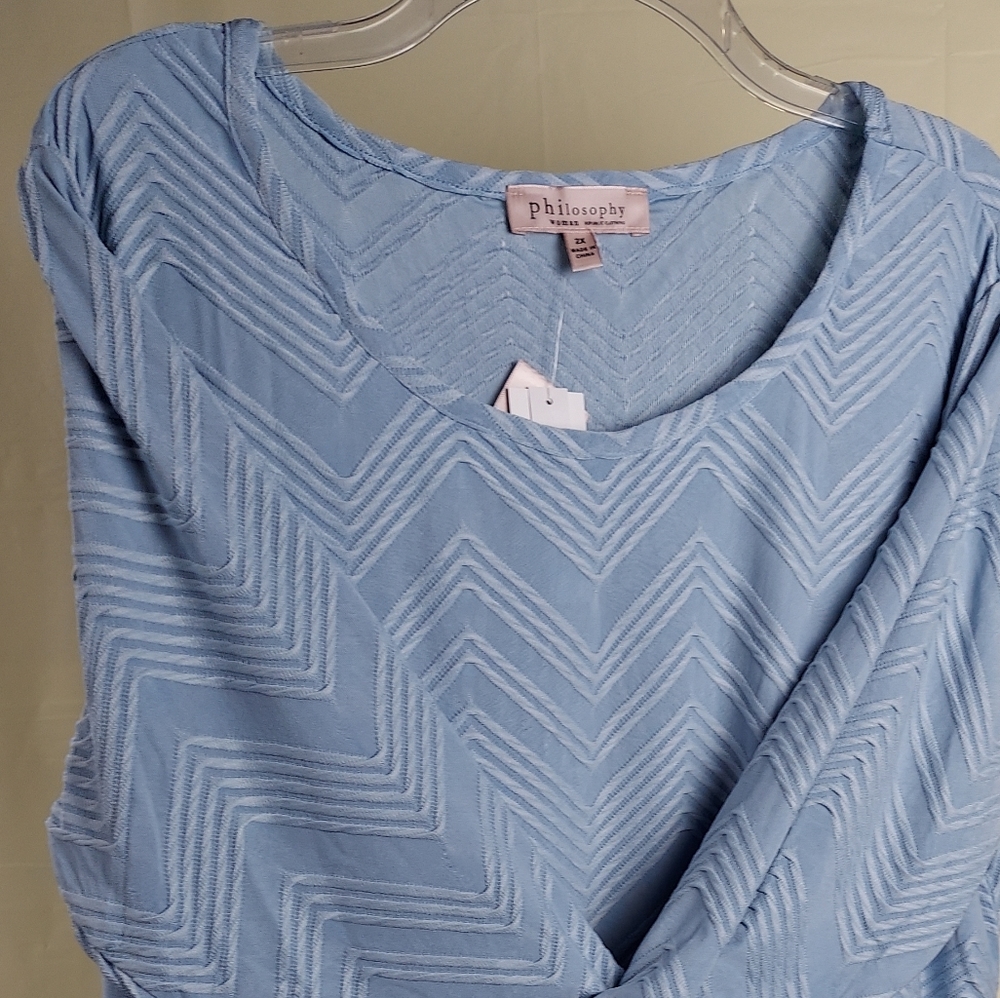 New 2X Hi-Lo Womens Top by Philosophy Dusty Blue - Picture 2 of 13